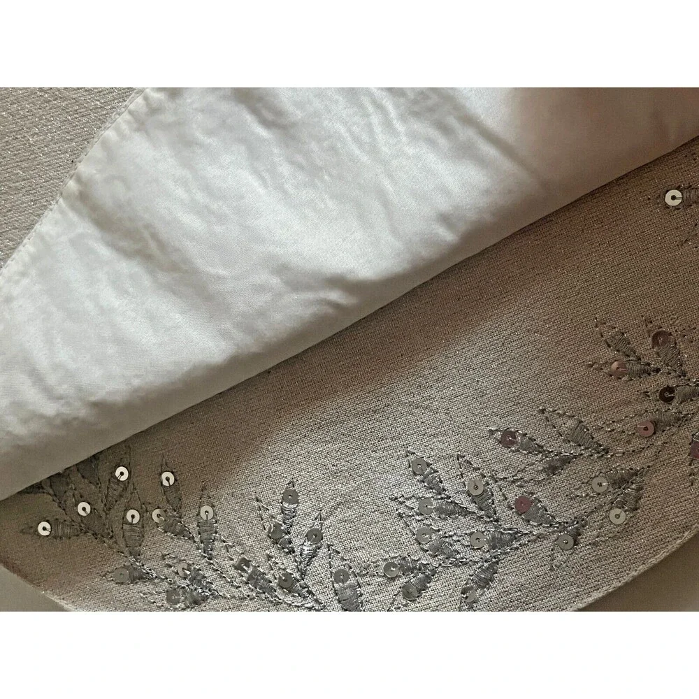 Isaac Mizrahi Christmas Placemats Set of 4 Embroidered Sequins Silver 15